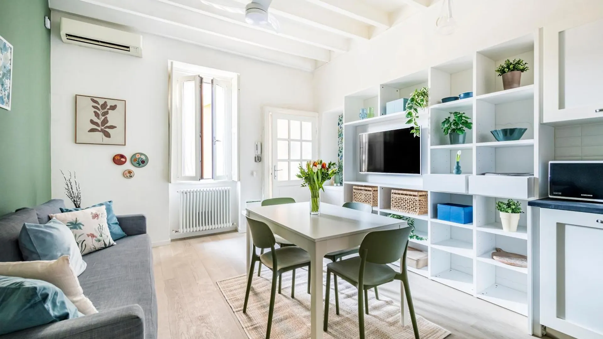 Lovely Apartment On The Navigli River By Easylife Milan Italy