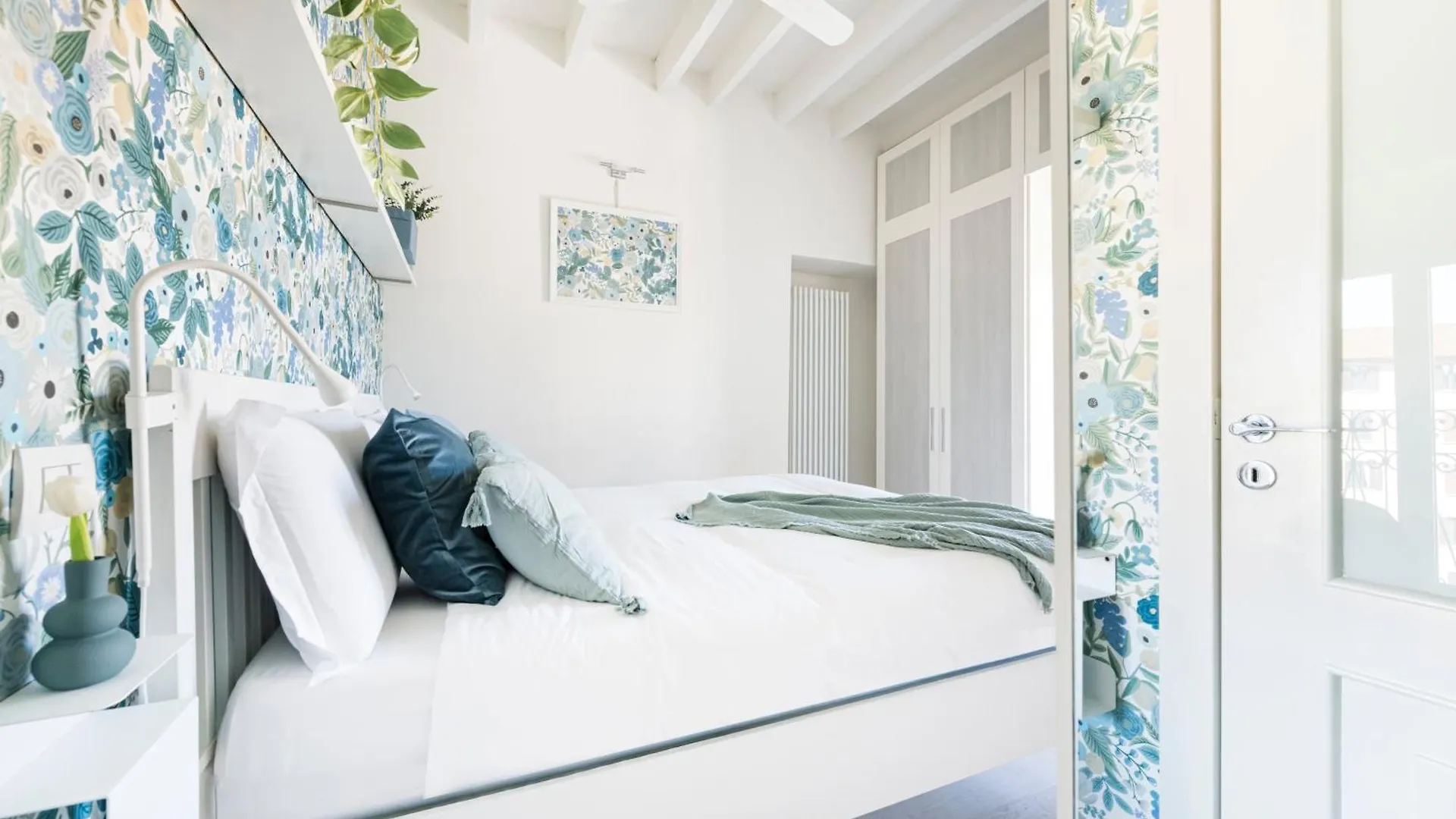 Lovely Apartment On The Navigli River By Easylife Milan